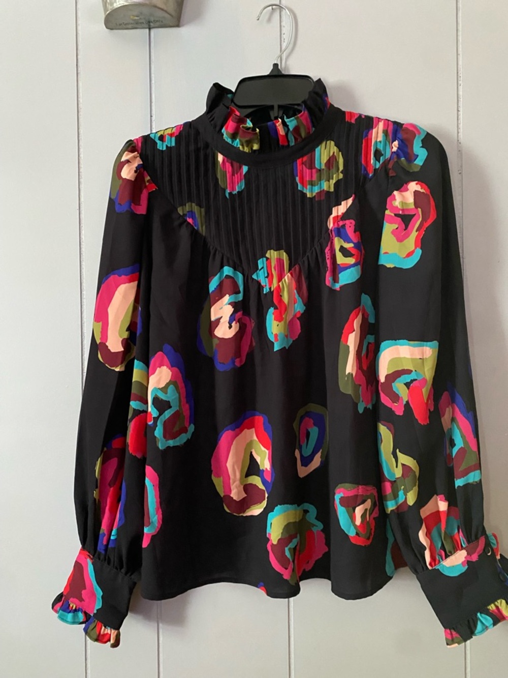 CROSBY by Mollie Burch Black Multicolor Floral-Print Ruffle Mock-Neck Top